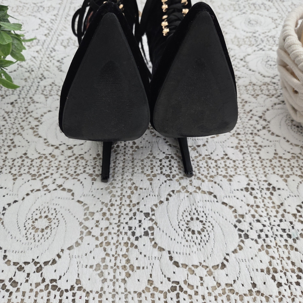 Cape Robbin Black Velvet Lace-Up Ankle Boots with Red Rose Embroidery Size 10 - Picture 7 of 12